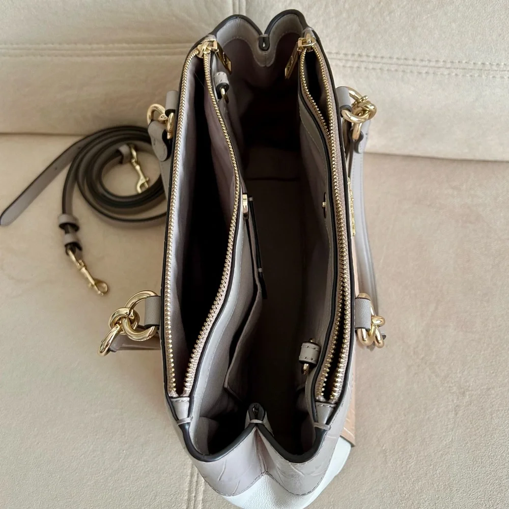 Coach preloved classy